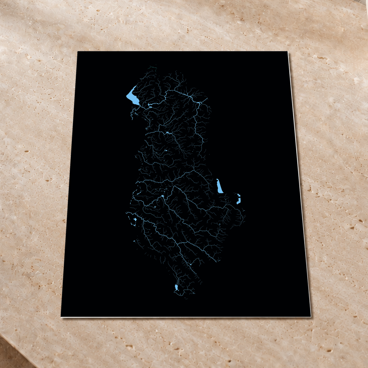 Beautiful Rivers — Albânia — Neon hidrográfico, Impressão fine art · 60 × 80 cm, Sem margem