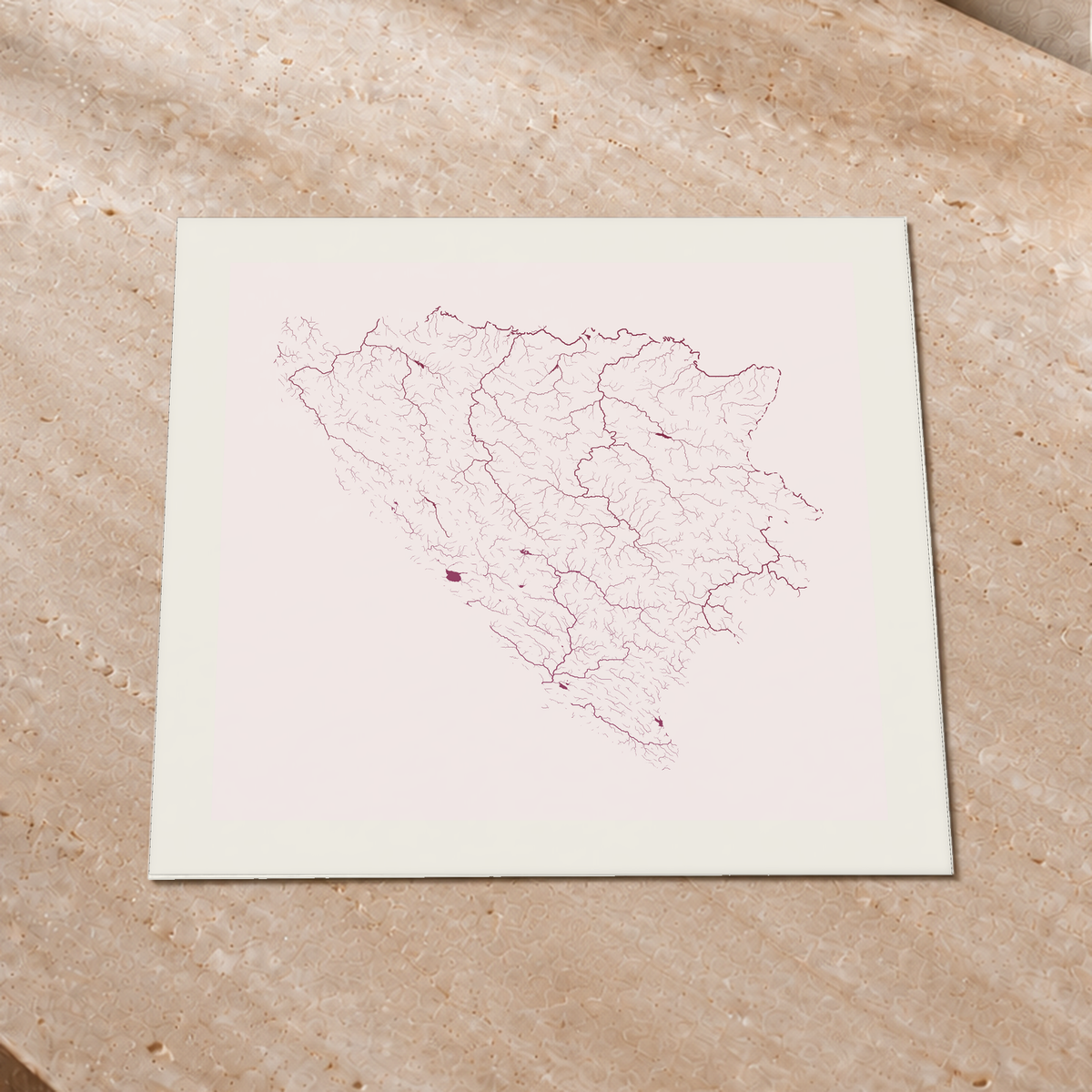 Beautiful Rivers — Bósnia e Herzegovina — Ameixa e rosé, Impressão fine art · 50 × 50 cm, Margem branca