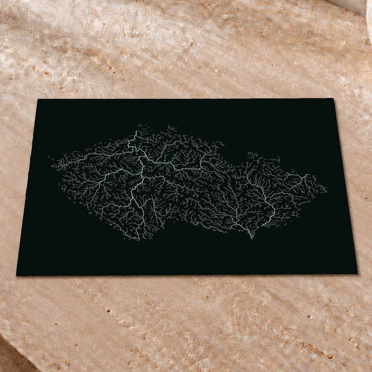 Mapa hidrográfico — Chéquia, glow, glow-poster, 30 × 40 cm, num ambiente interior premium