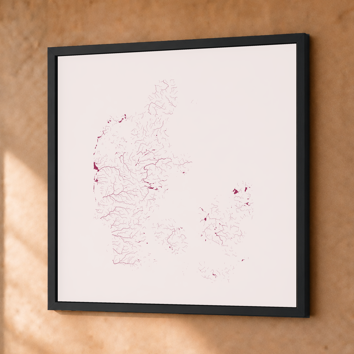 Beautiful Rivers — Dinamarca — Ameixa e rosé, Fine art emoldurado · 76 × 76 cm, Preto · Sem margem