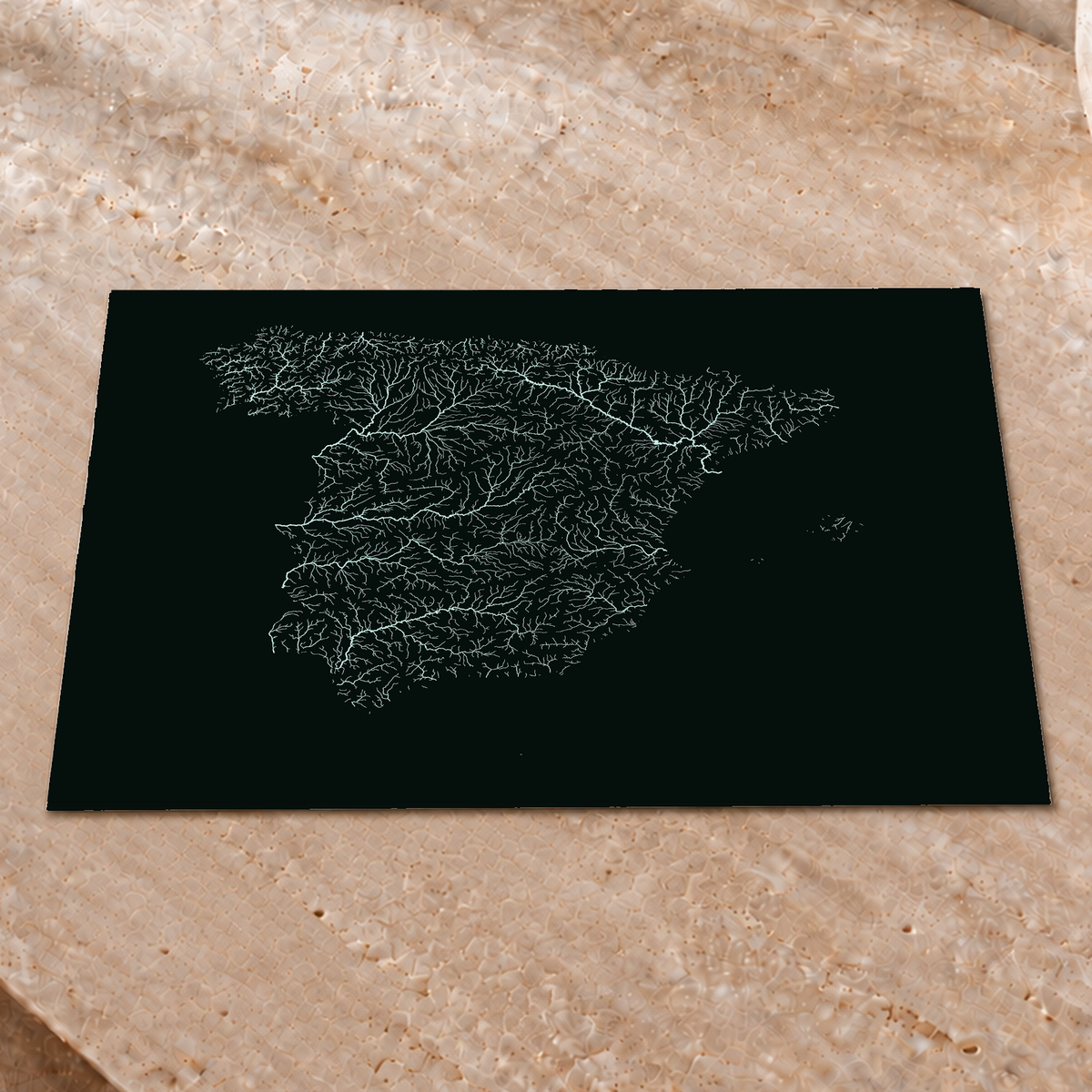 Mapa hidrográfico — Espanha, glow, glow-poster, 30 × 40 cm, num ambiente interior premium