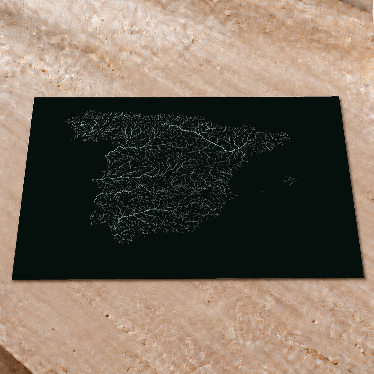 Mapa hidrográfico — Espanha, glow, glow-poster, 45 × 60 cm, num ambiente interior premium
