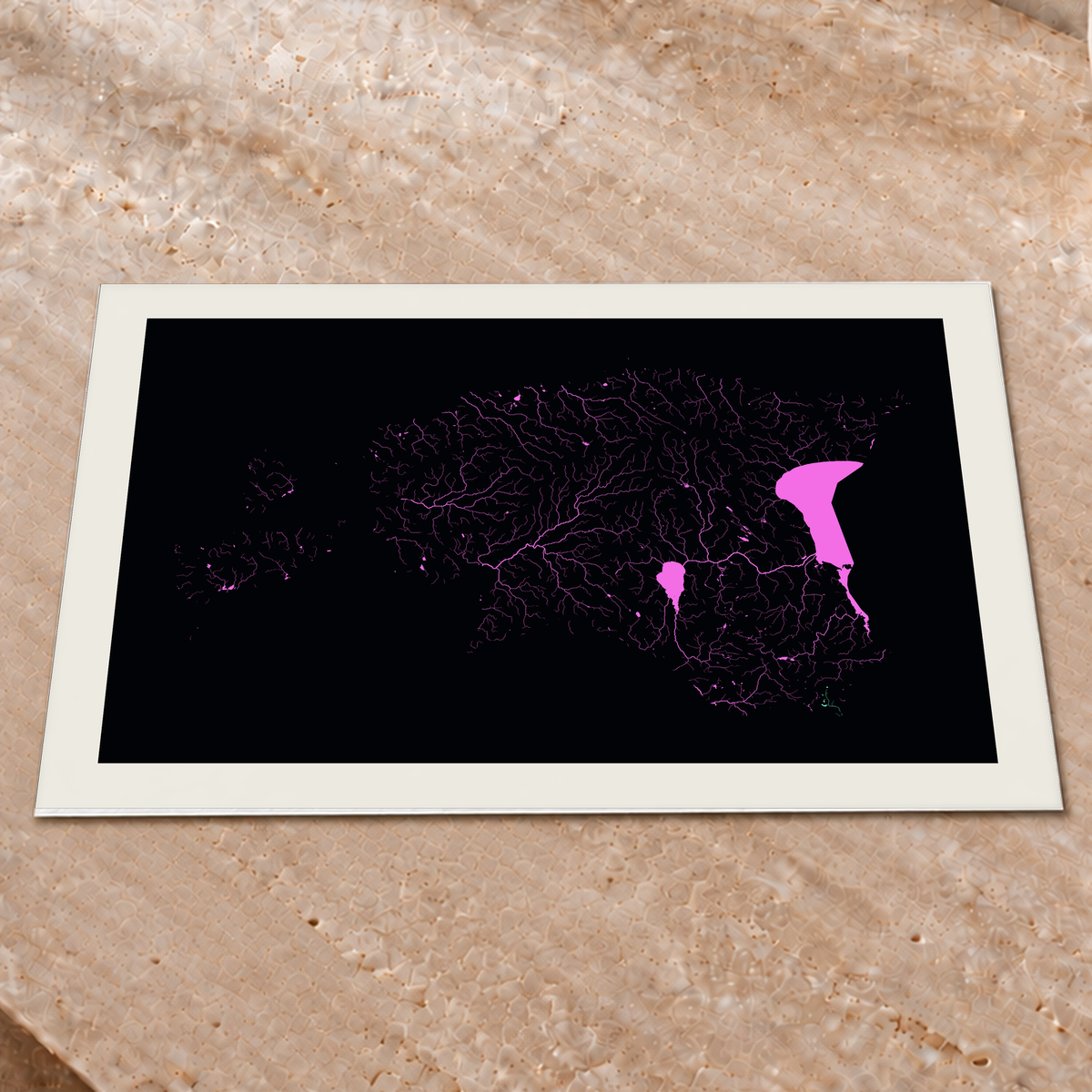 Beautiful Rivers — Estónia — Neon por território, Impressão fine art · 45 × 60 cm, Margem branca
