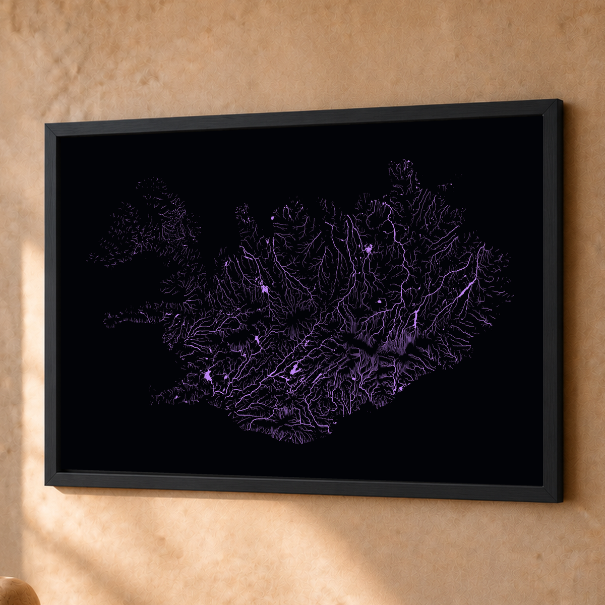 Beautiful Rivers — Islândia — Neon por território, Fine art emoldurado · 45 × 60 cm, Preto · Sem margem