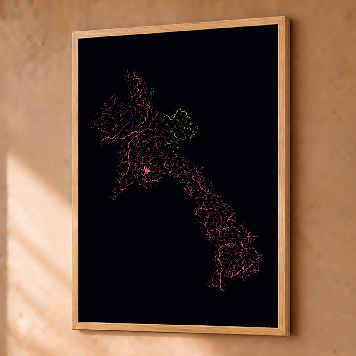 Beautiful Rivers — Laos — Neon por território, Fine art emoldurado · 45 × 60 cm, Natural · Sem margem