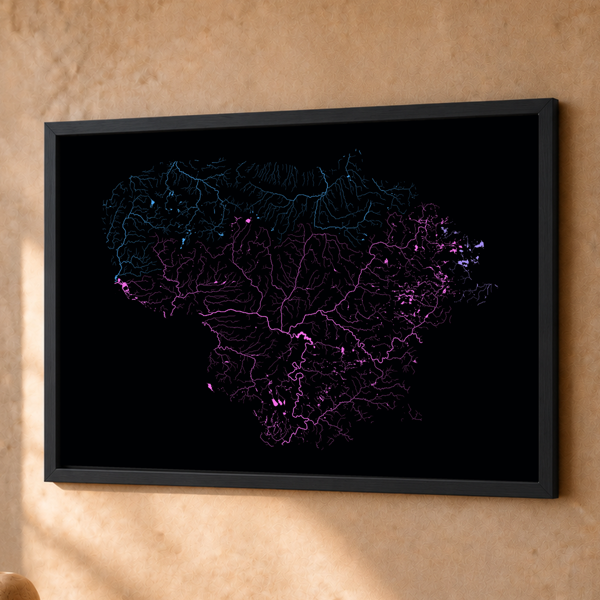 Beautiful Rivers — Lituânia — Neon hidrográfico, Fine art emoldurado · 45 × 60 cm, Preto · Sem margem
