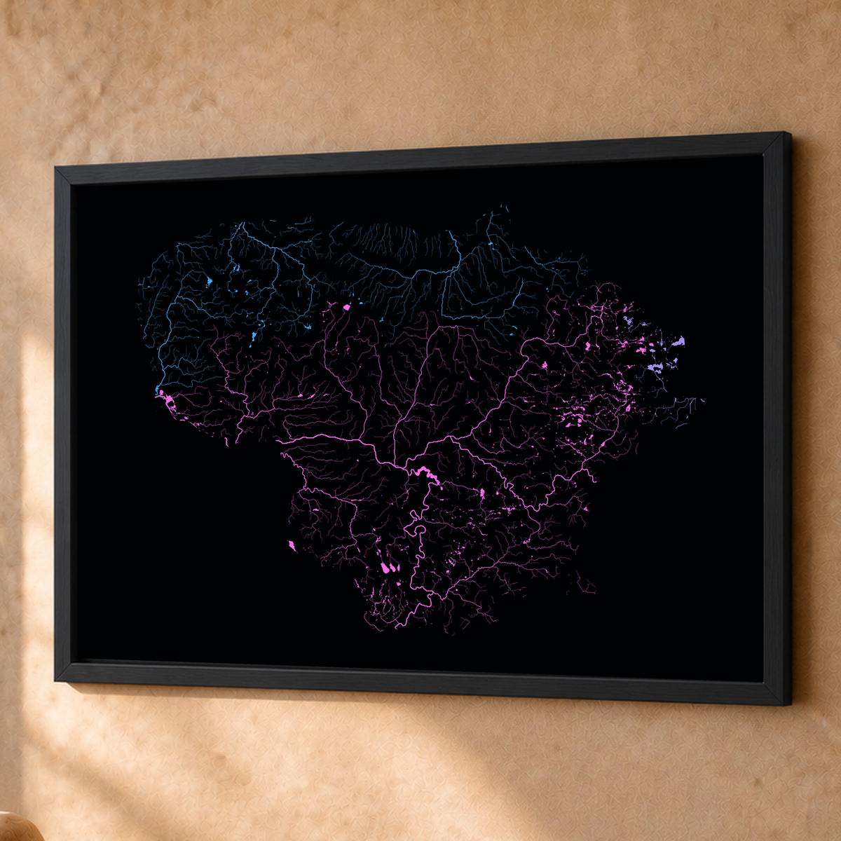 Beautiful Rivers — Lituânia — Neon hidrográfico, Fine art emoldurado · 60 × 80 cm, Preto · Sem margem