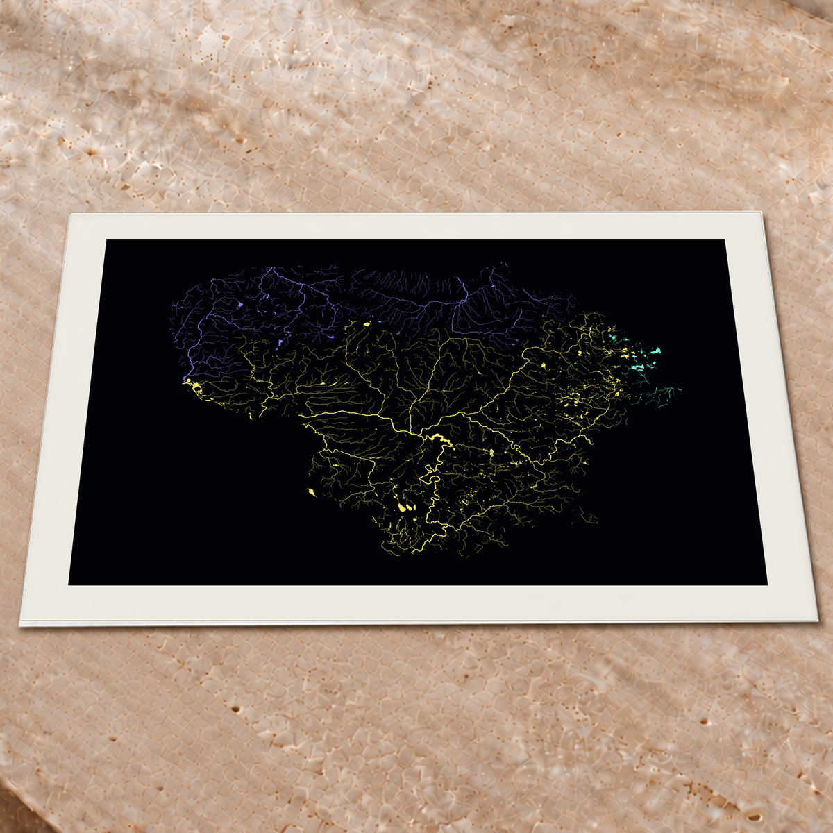 Beautiful Rivers — Lituânia — Neon por território, Impressão fine art · 60 × 80 cm, Margem branca