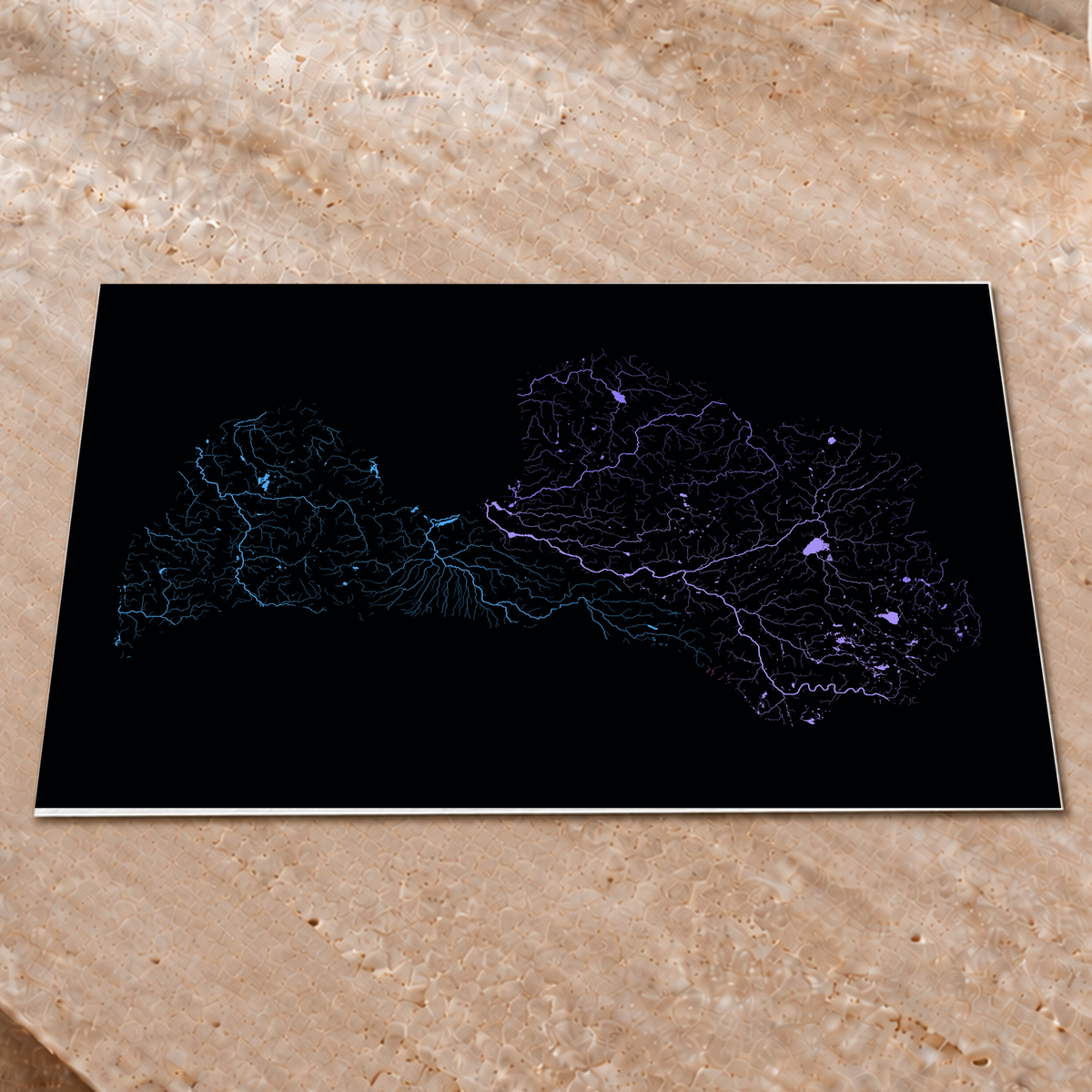 Beautiful Rivers — Letónia — Neon hidrográfico, Impressão fine art · 45 × 60 cm, Sem margem
