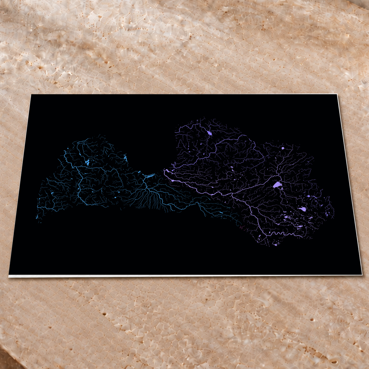Beautiful Rivers — Letónia — Neon hidrográfico, Impressão fine art · 60 × 80 cm, Sem margem