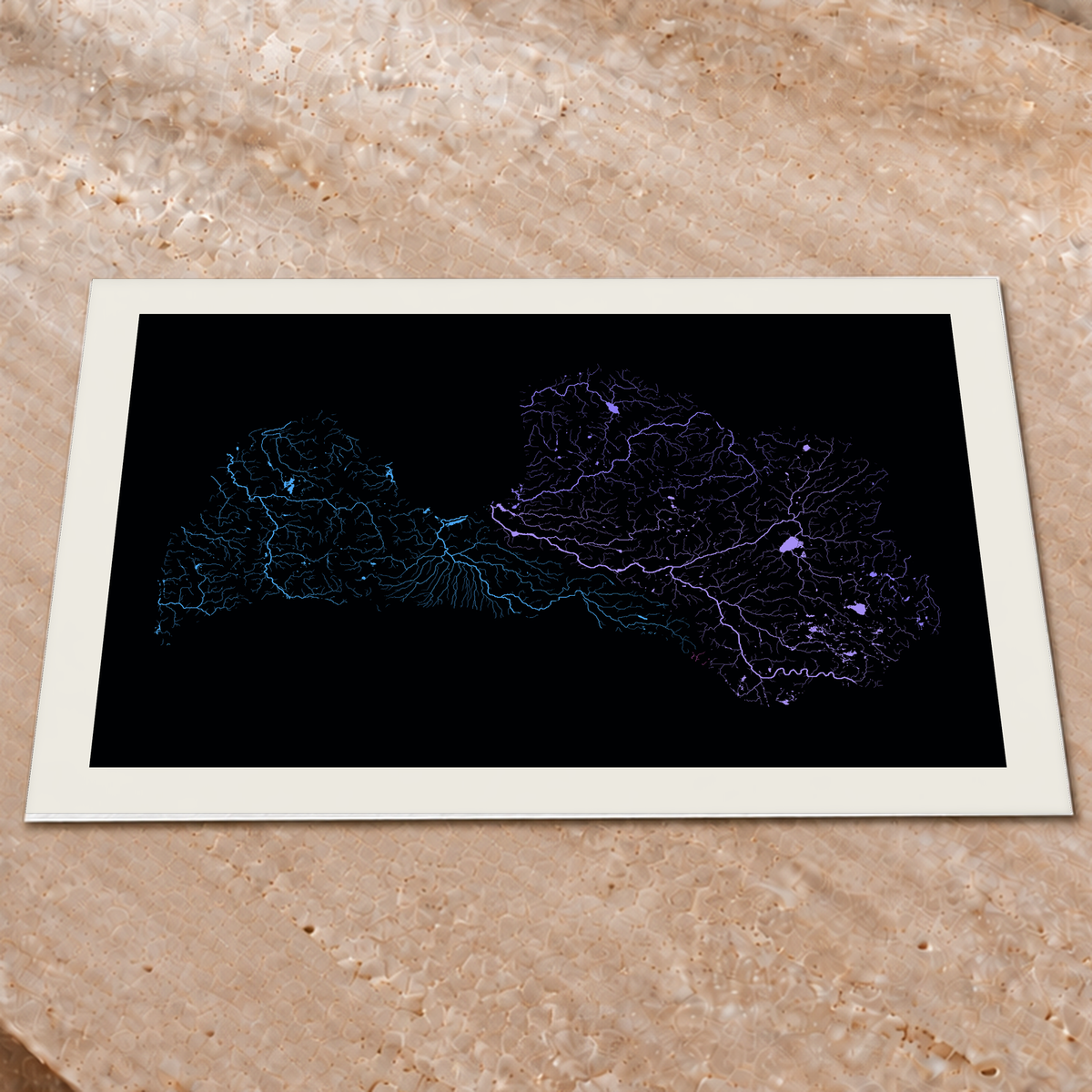 Beautiful Rivers — Letónia — Neon hidrográfico, Impressão fine art · 60 × 80 cm, Margem branca