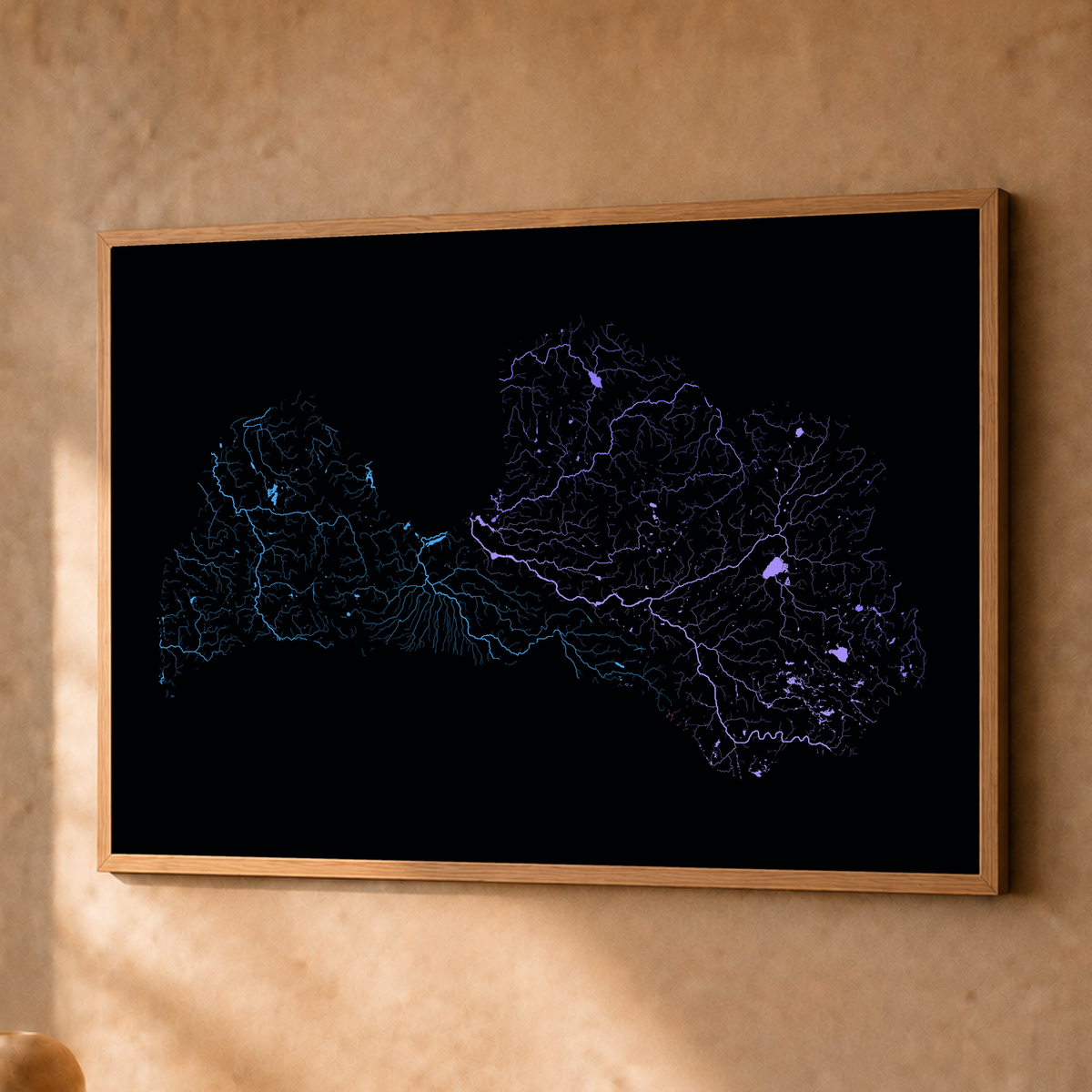 Beautiful Rivers — Letónia — Neon hidrográfico, Fine art emoldurado · 45 × 60 cm, Natural · Sem margem