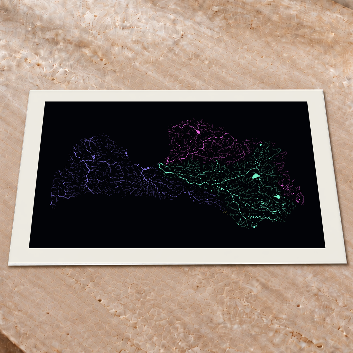 Beautiful Rivers — Letónia — Neon por território, Impressão fine art · 60 × 80 cm, Margem branca