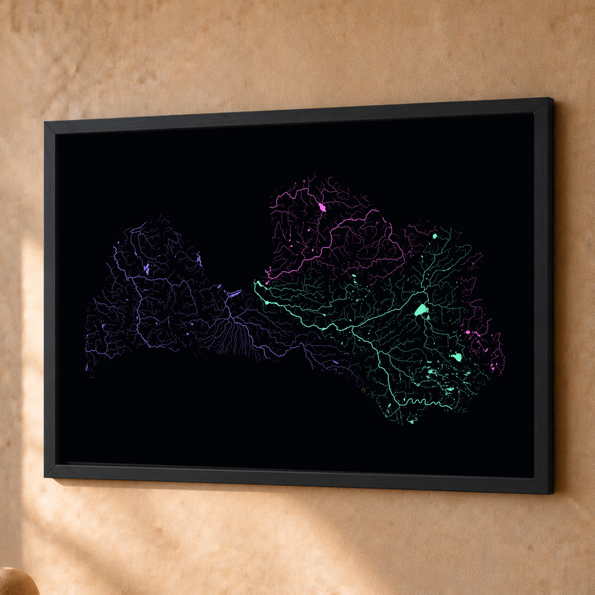 Beautiful Rivers — Letónia — Neon por território, Fine art emoldurado · 45 × 60 cm, Preto · Sem margem