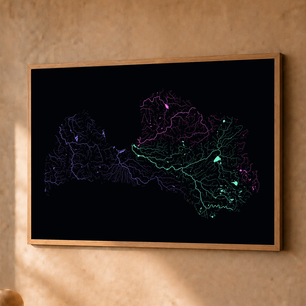 Beautiful Rivers — Letónia — Neon por território, Fine art emoldurado · 45 × 60 cm, Natural · Sem margem