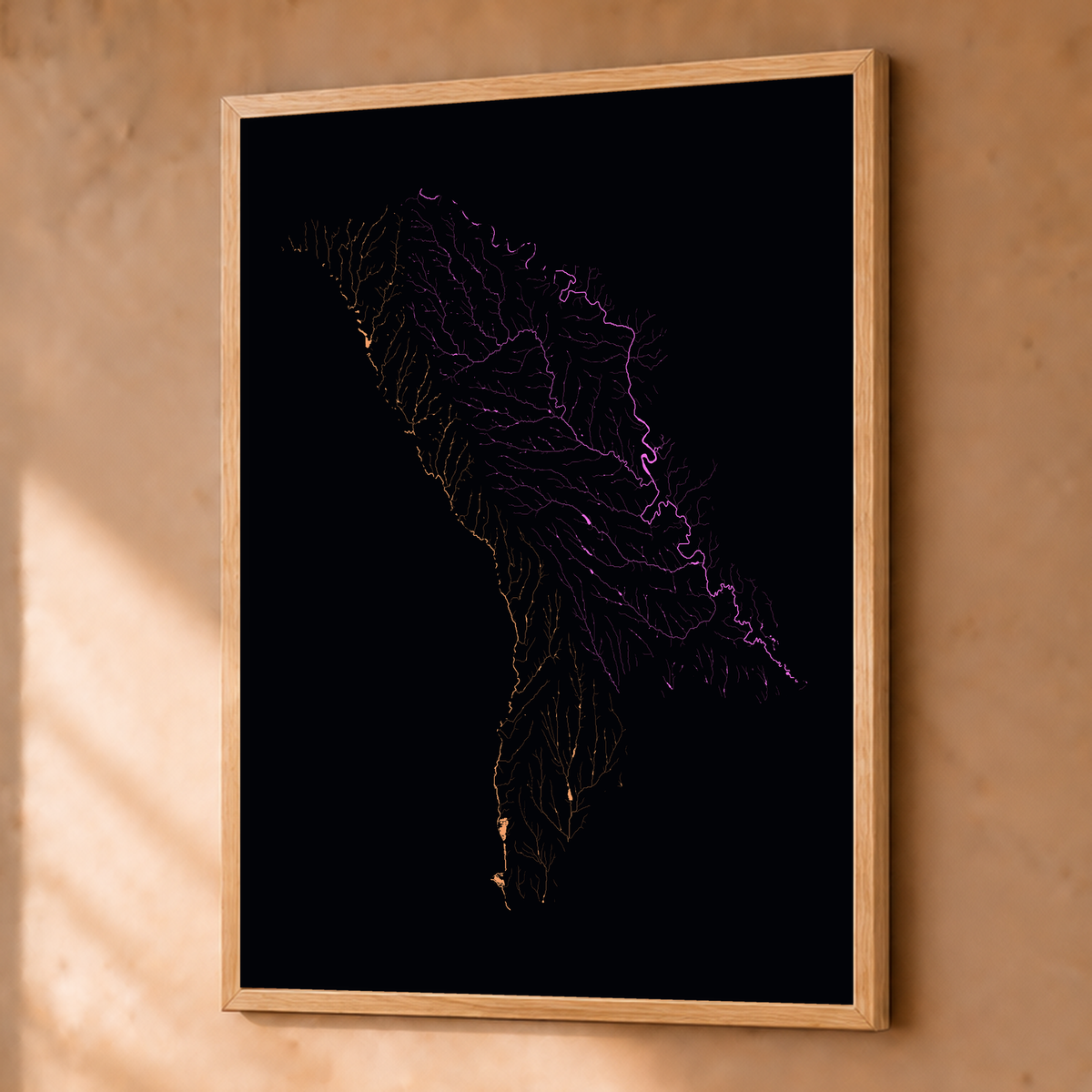 Beautiful Rivers — Moldávia — Neon por território, Fine art emoldurado · 45 × 60 cm, Natural · Sem margem