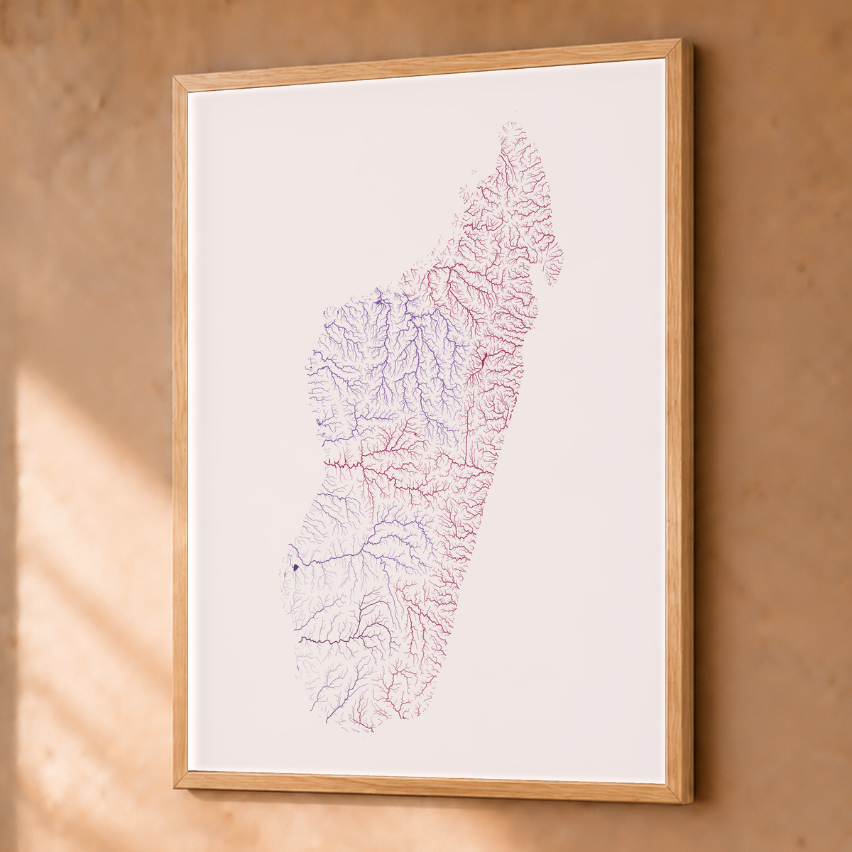 Beautiful Rivers — Madagáscar — Ameixa e rosé, Fine art emoldurado · 45 × 60 cm, Natural · Sem margem