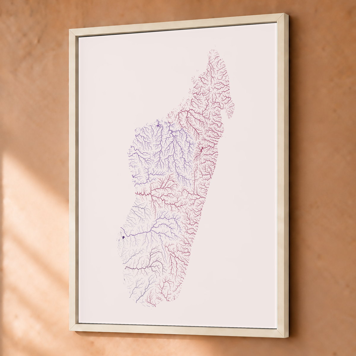 Beautiful Rivers — Madagáscar — Ameixa e rosé, Fine art emoldurado · 45 × 60 cm, Branco · Sem margem