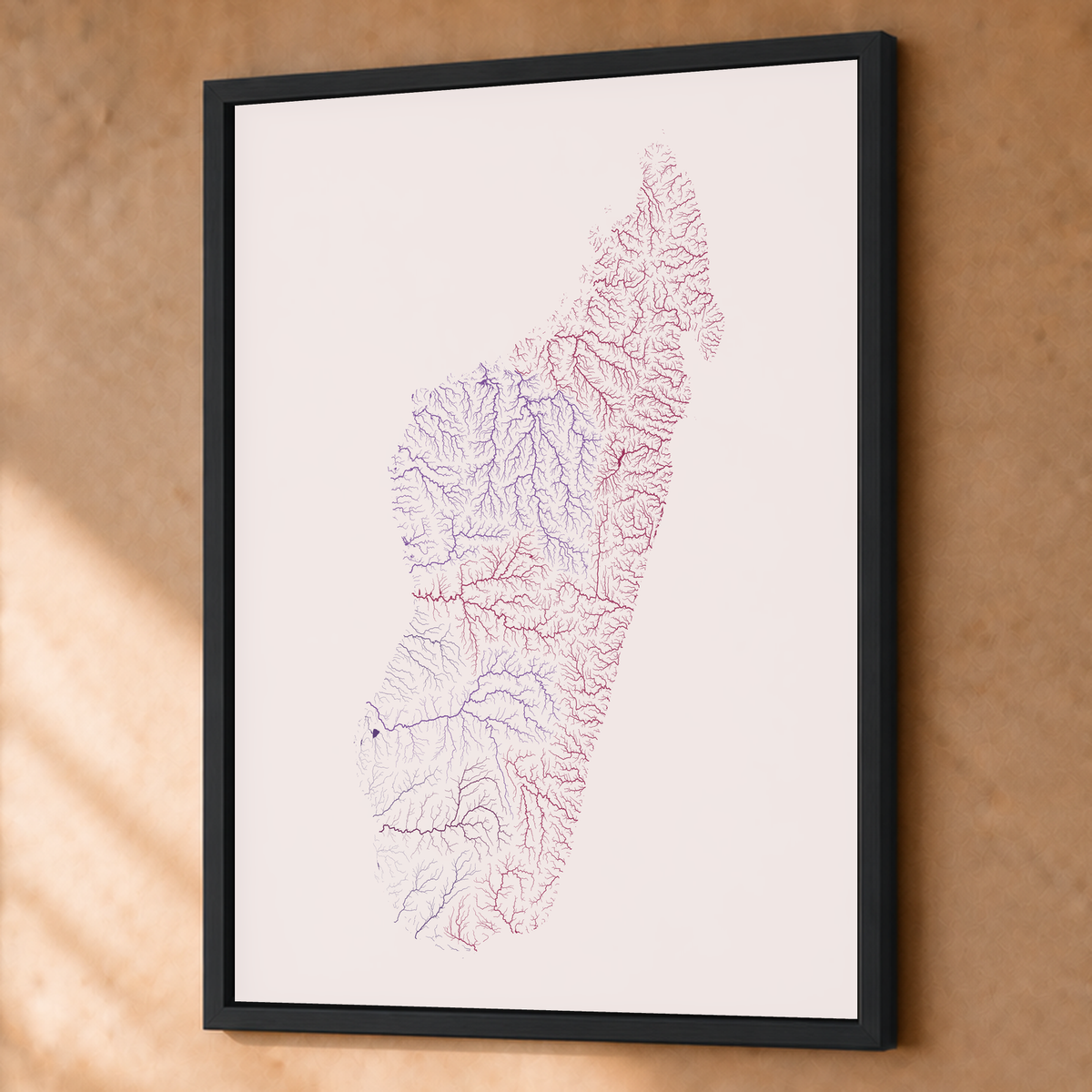Beautiful Rivers — Madagáscar — Ameixa e rosé, Fine art emoldurado · 60 × 80 cm, Preto · Sem margem