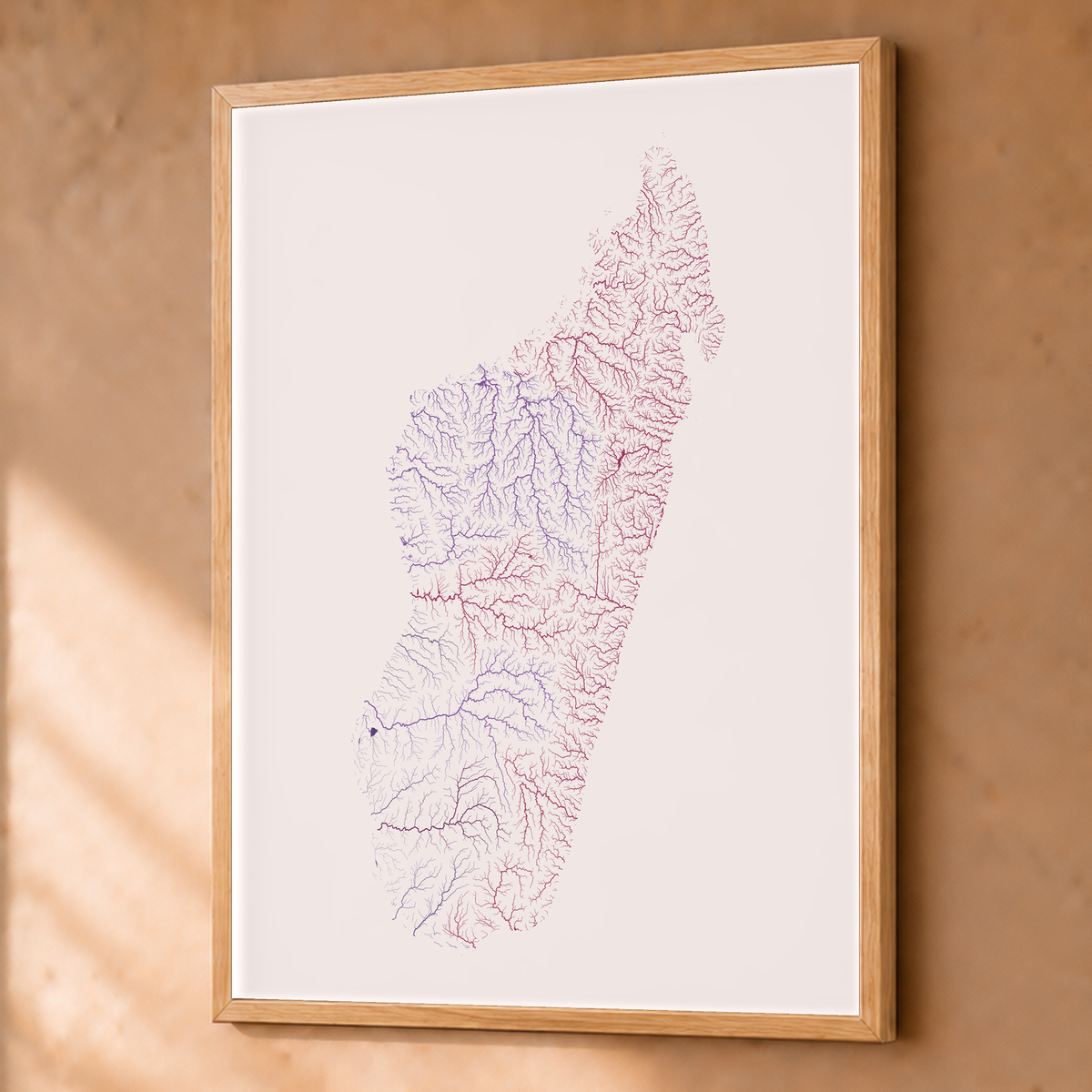Beautiful Rivers — Madagáscar — Ameixa e rosé, Fine art emoldurado · 60 × 80 cm, Natural · Sem margem