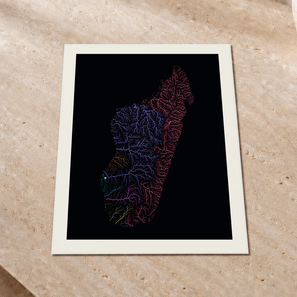 Beautiful Rivers — Madagáscar — Neon por território, Impressão fine art · 45 × 60 cm, Margem branca