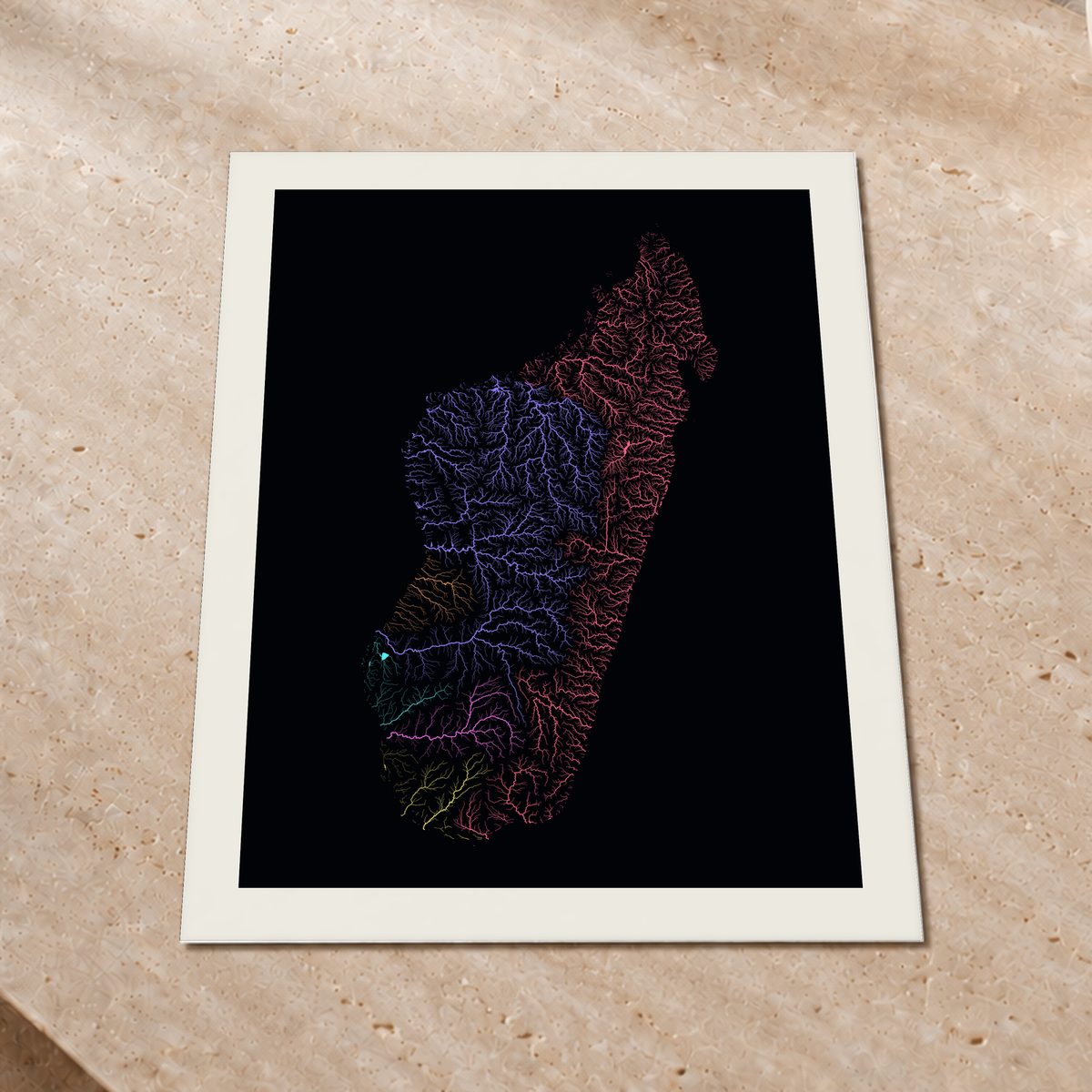 Beautiful Rivers — Madagáscar — Neon por território, Impressão fine art · 60 × 80 cm, Margem branca