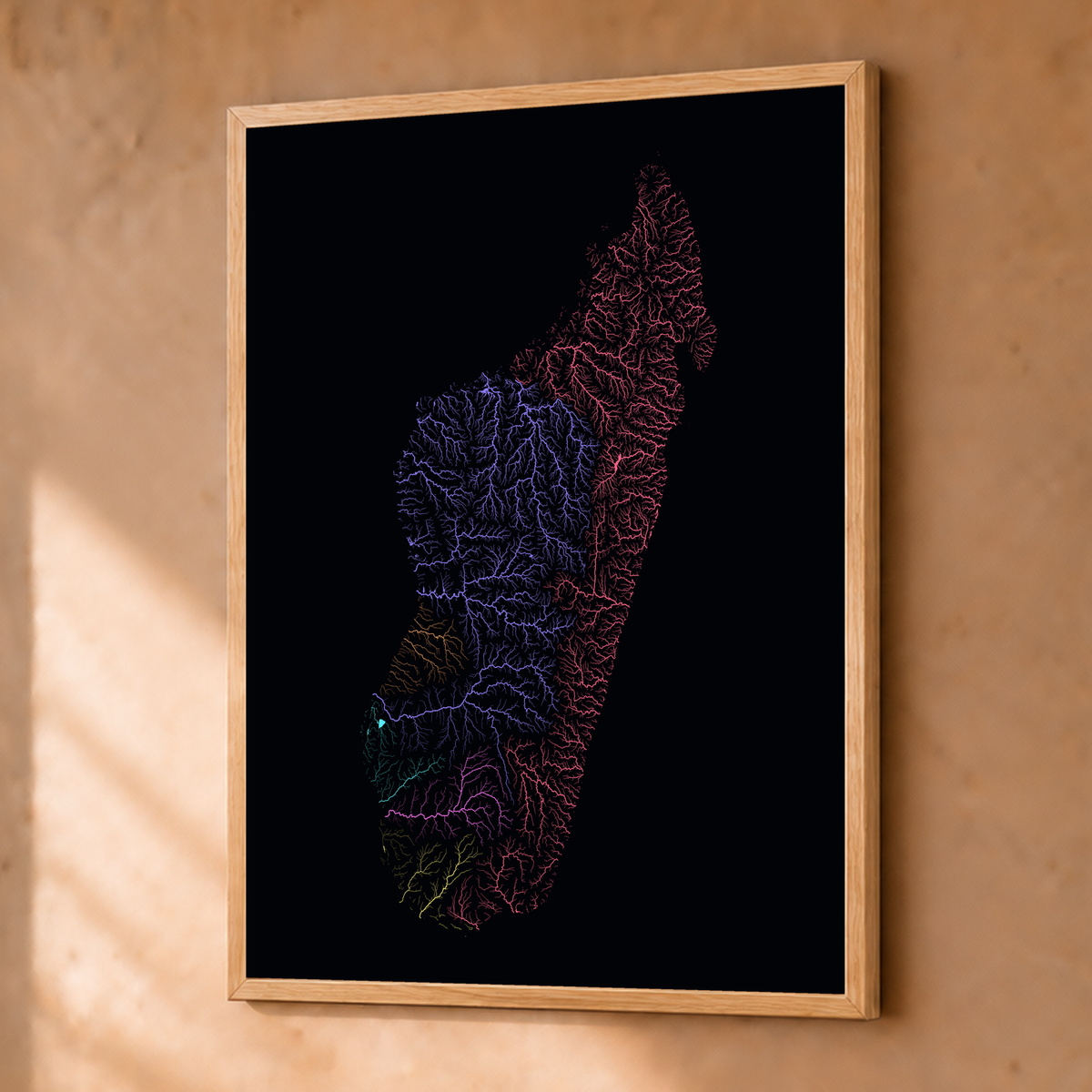 Beautiful Rivers — Madagáscar — Neon por território, Fine art emoldurado · 30 × 40 cm, Natural · Sem margem
