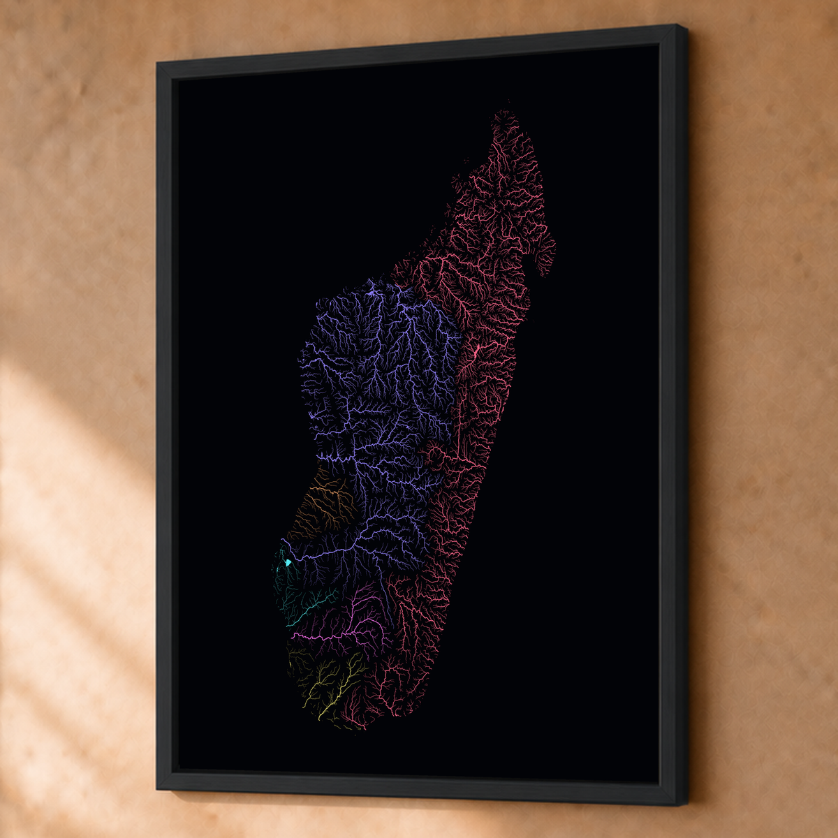 Beautiful Rivers — Madagáscar — Neon por território, Fine art emoldurado · 60 × 80 cm, Preto · Sem margem