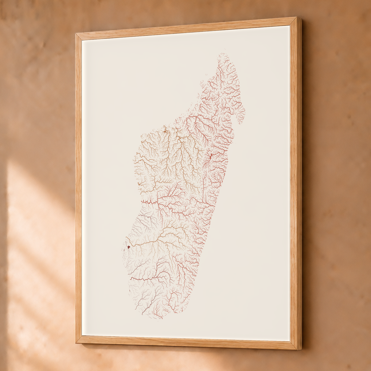 Beautiful Rivers — Madagáscar — Terracota e areia, Fine art emoldurado · 45 × 60 cm, Natural · Sem margem