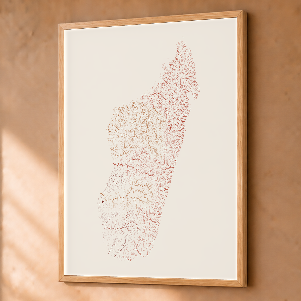 Beautiful Rivers — Madagáscar — Terracota e areia, Fine art emoldurado · 60 × 80 cm, Natural · Sem margem