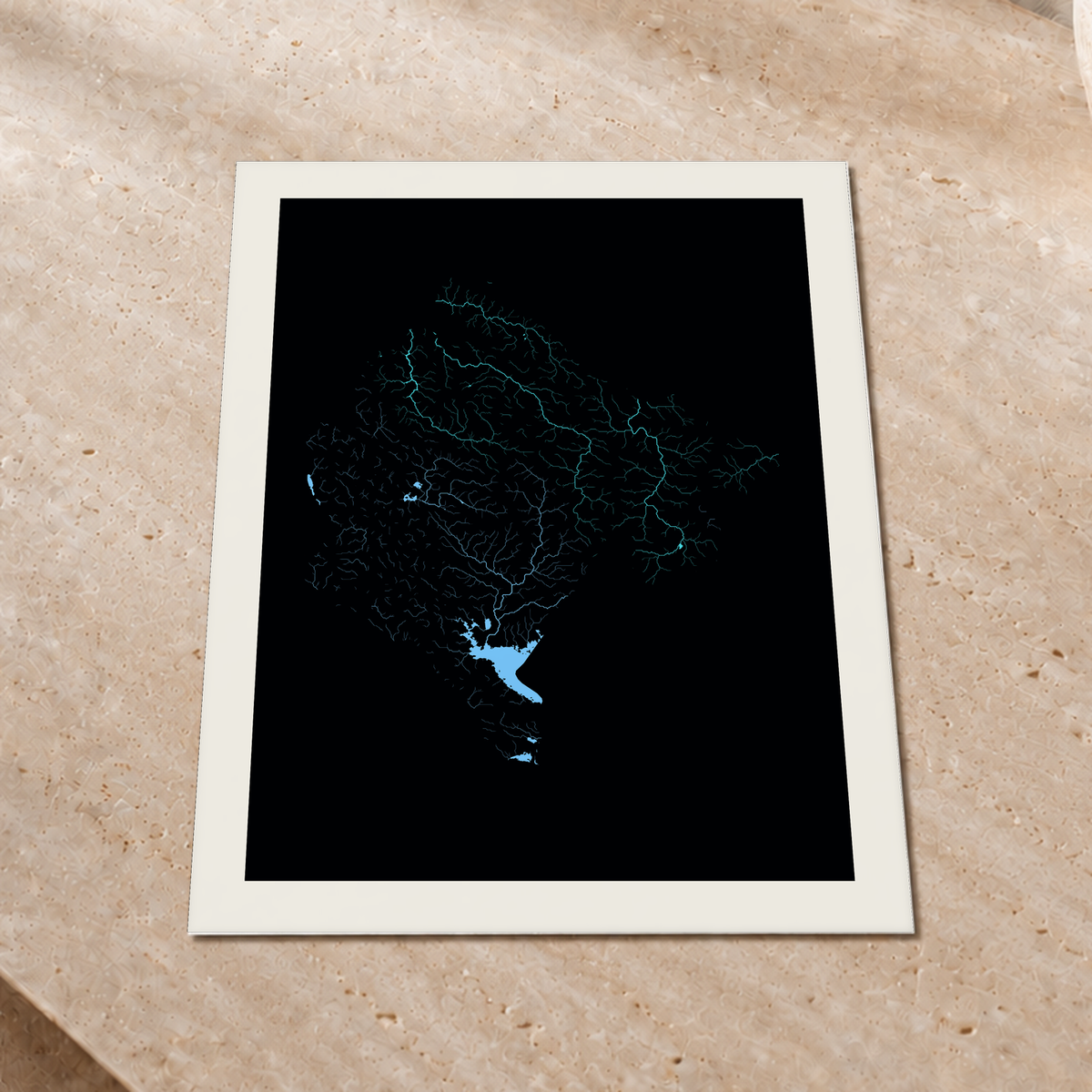 Beautiful Rivers — Montenegro — Neon hidrográfico, Impressão fine art · 45 × 60 cm, Margem branca