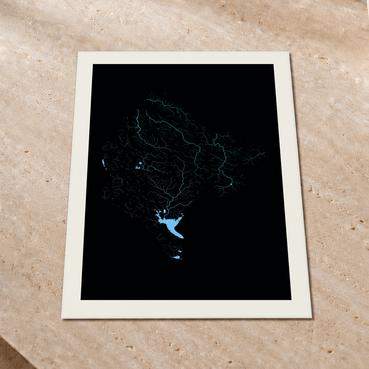Beautiful Rivers — Montenegro — Neon hidrográfico, Impressão fine art · 60 × 80 cm, Margem branca