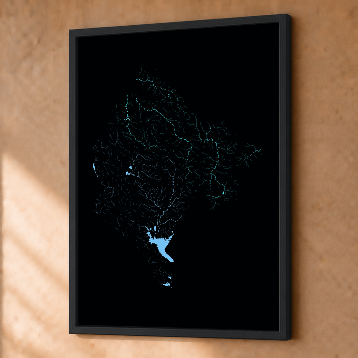 Beautiful Rivers — Montenegro — Neon hidrográfico, Fine art emoldurado · 45 × 60 cm, Preto · Sem margem