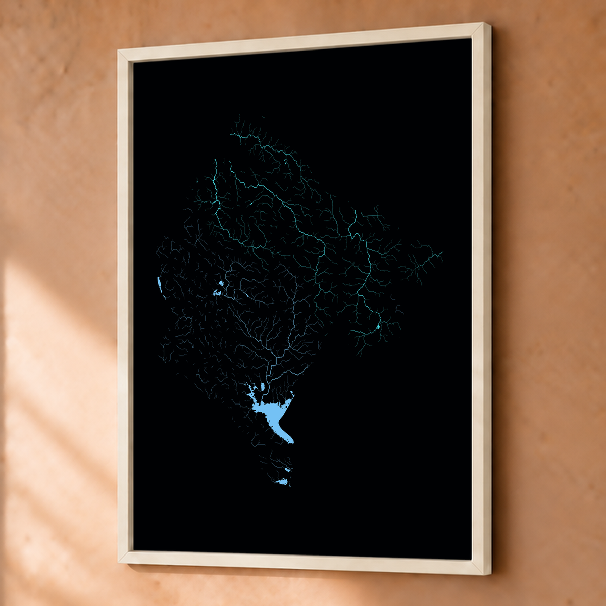 Beautiful Rivers — Montenegro — Neon hidrográfico, Fine art emoldurado · 45 × 60 cm, Branco · Sem margem