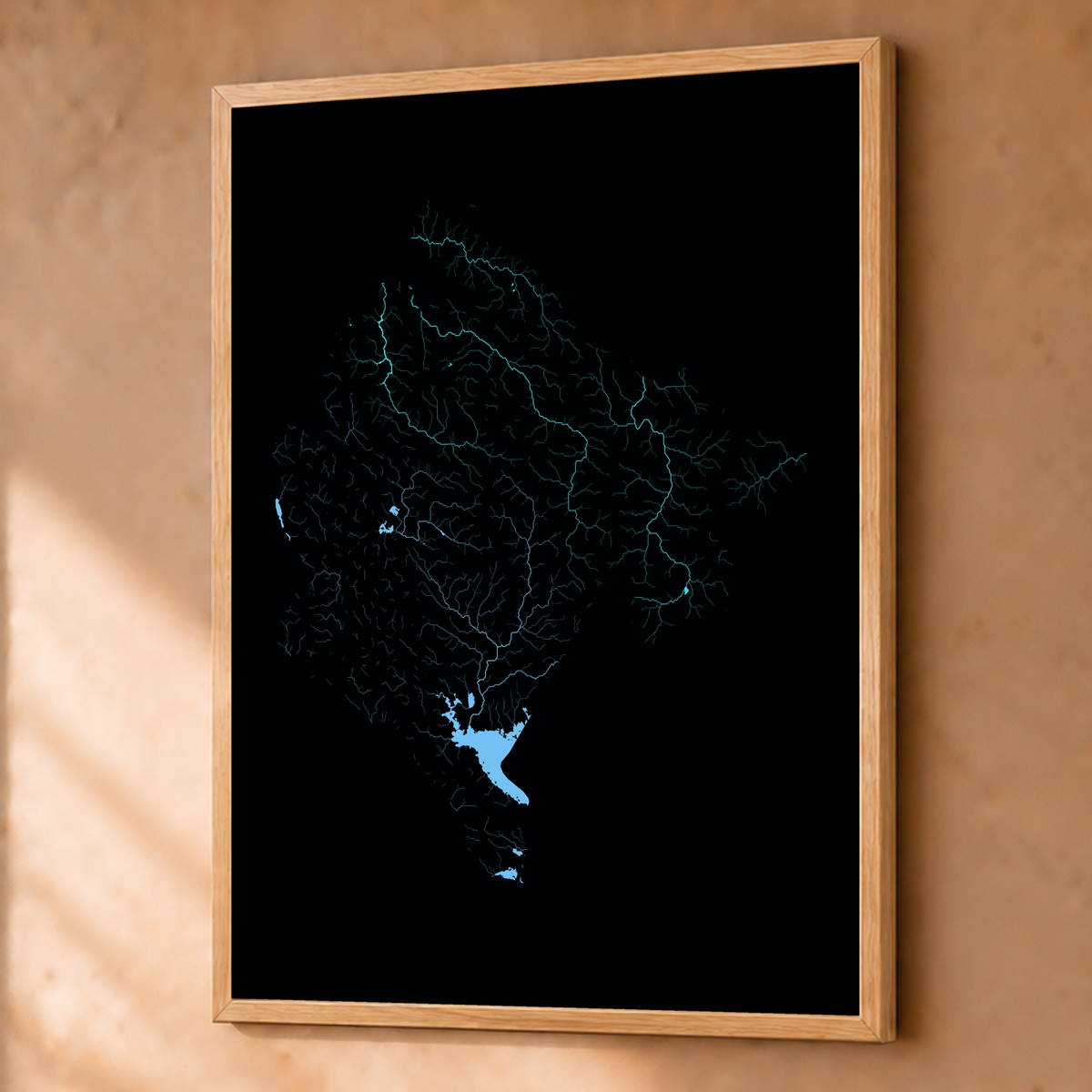Beautiful Rivers — Montenegro — Neon hidrográfico, Fine art emoldurado · 60 × 80 cm, Natural · Sem margem