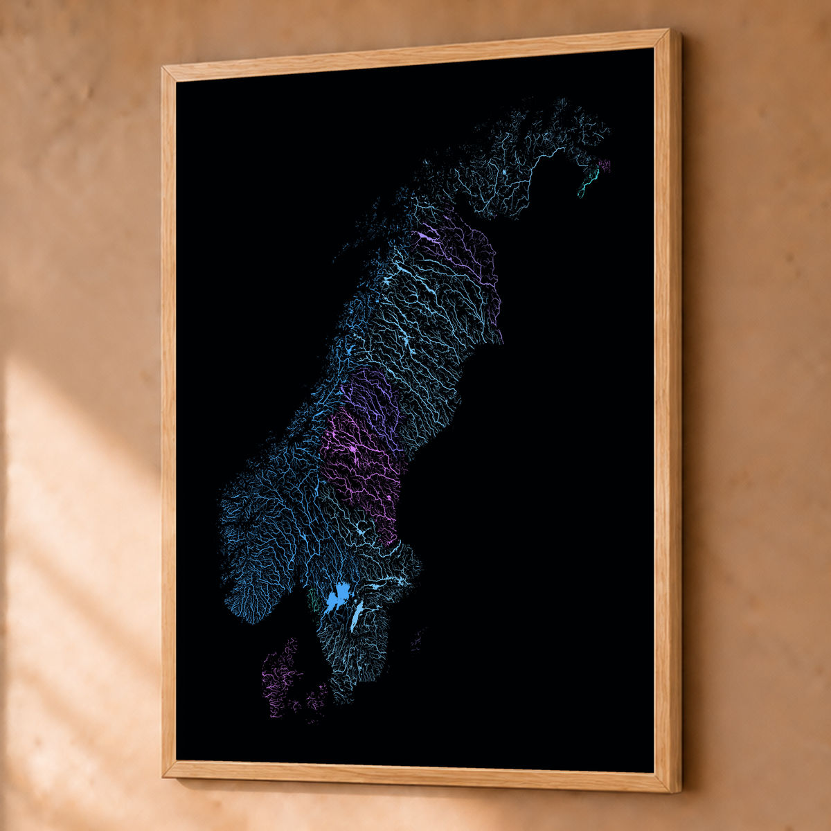 Beautiful Rivers — Escandinávia — Neon hidrográfico, Fine art emoldurado · 60 × 80 cm, Natural · Sem margem