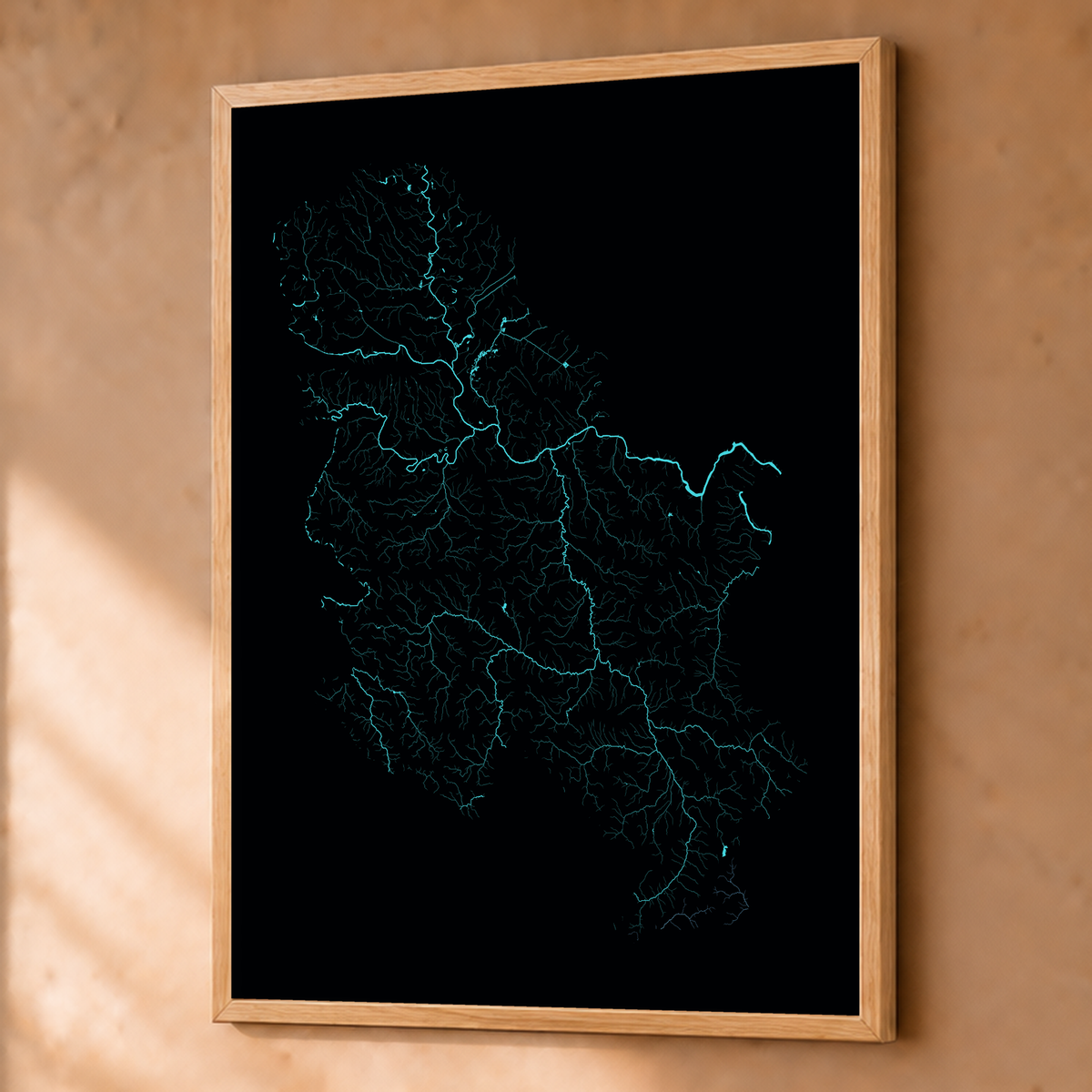 Beautiful Rivers — Sérvia — Neon hidrográfico, Fine art emoldurado · 60 × 80 cm, Natural · Sem margem