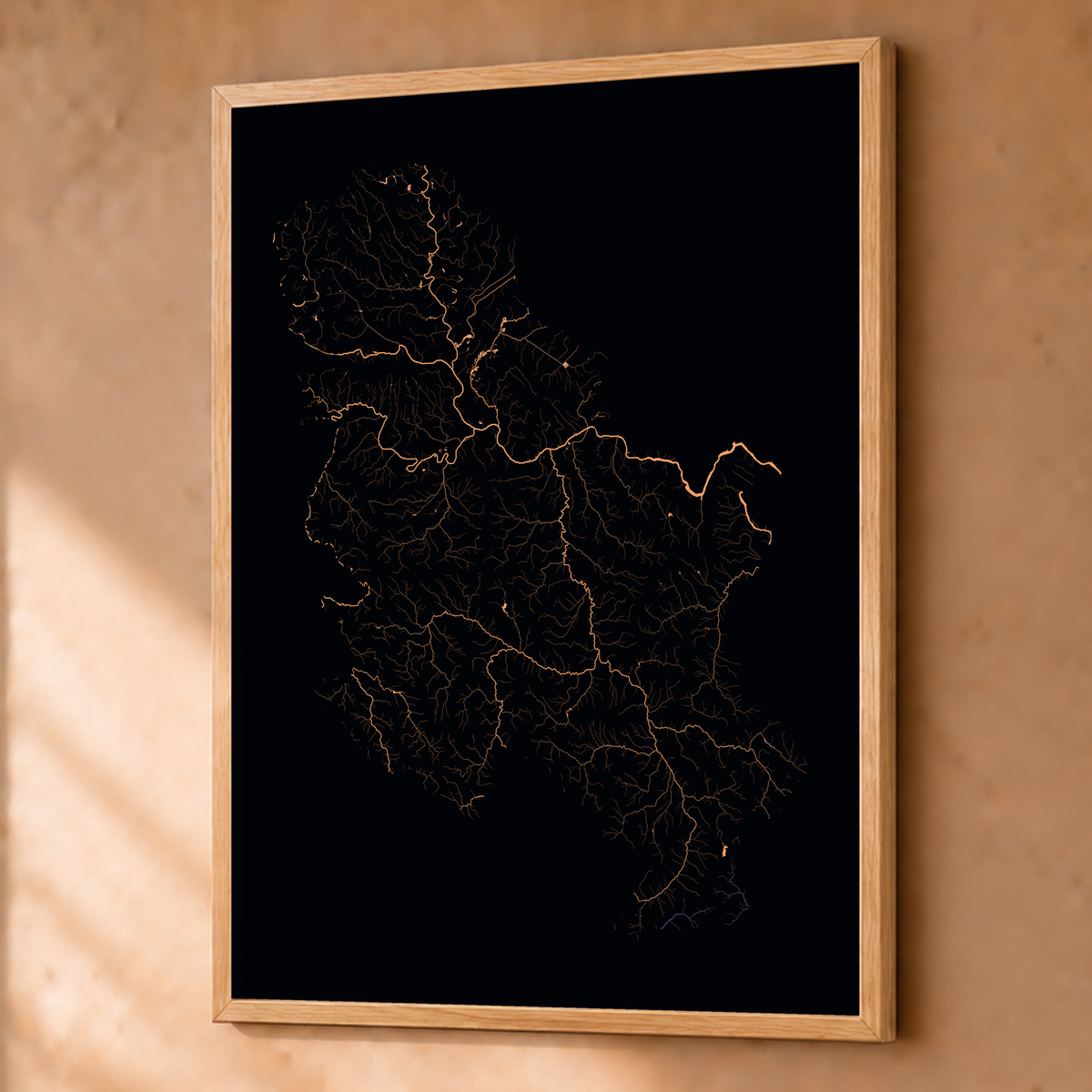 Beautiful Rivers — Sérvia — Neon por território, Fine art emoldurado · 60 × 80 cm, Natural · Sem margem