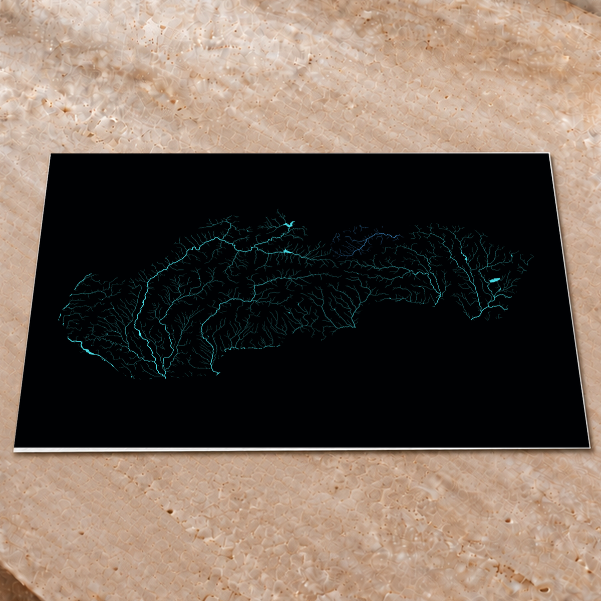 Beautiful Rivers — Eslováquia — Neon hidrográfico, Impressão fine art · 60 × 80 cm, Sem margem