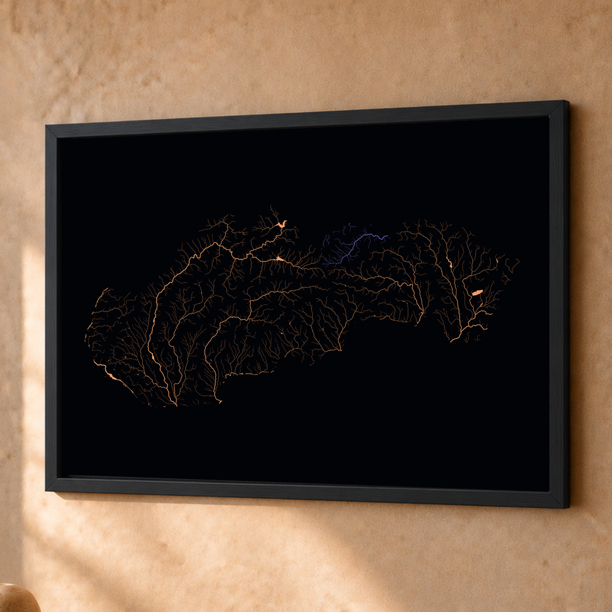 Beautiful Rivers — Eslováquia — Neon por território, Fine art emoldurado · 45 × 60 cm, Preto · Sem margem