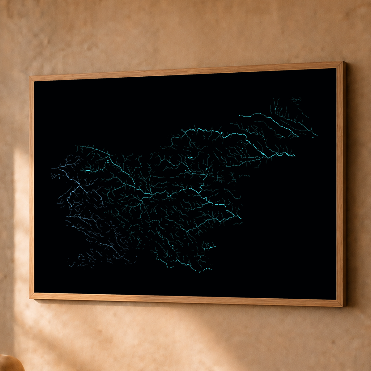 Beautiful Rivers — Eslovénia — Neon hidrográfico, Fine art emoldurado · 60 × 80 cm, Natural · Sem margem