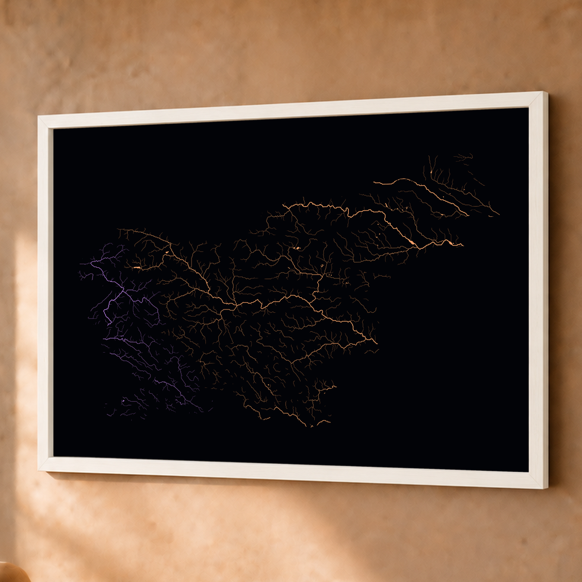 Beautiful Rivers — Eslovénia — Neon por território, Fine art emoldurado · 60 × 80 cm, Branco · Sem margem