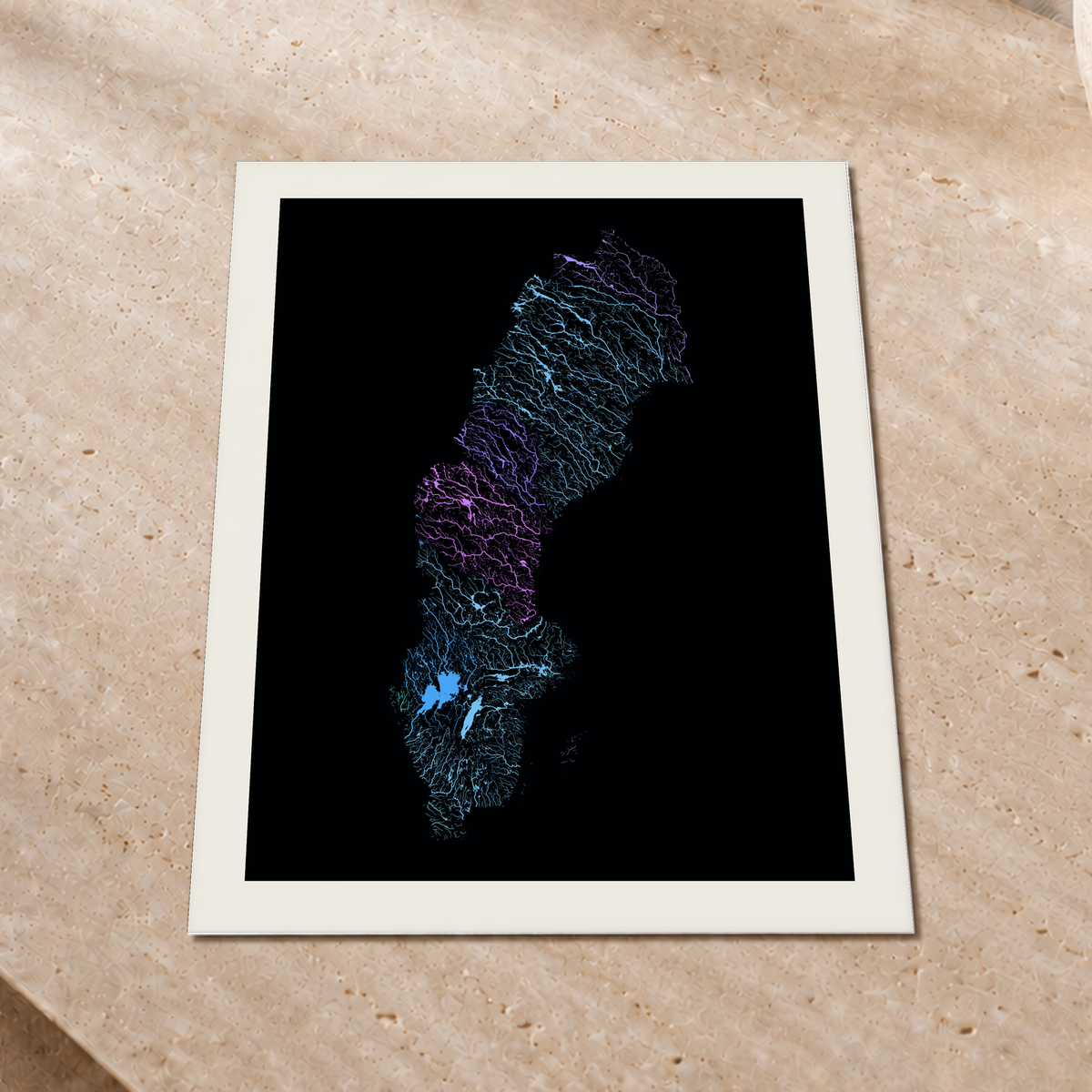 Beautiful Rivers — Suécia — Neon hidrográfico, Impressão fine art · 45 × 60 cm, Margem branca